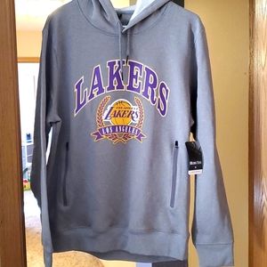 NWT Los Angeles Lakers Hoodie with zipper pockets.